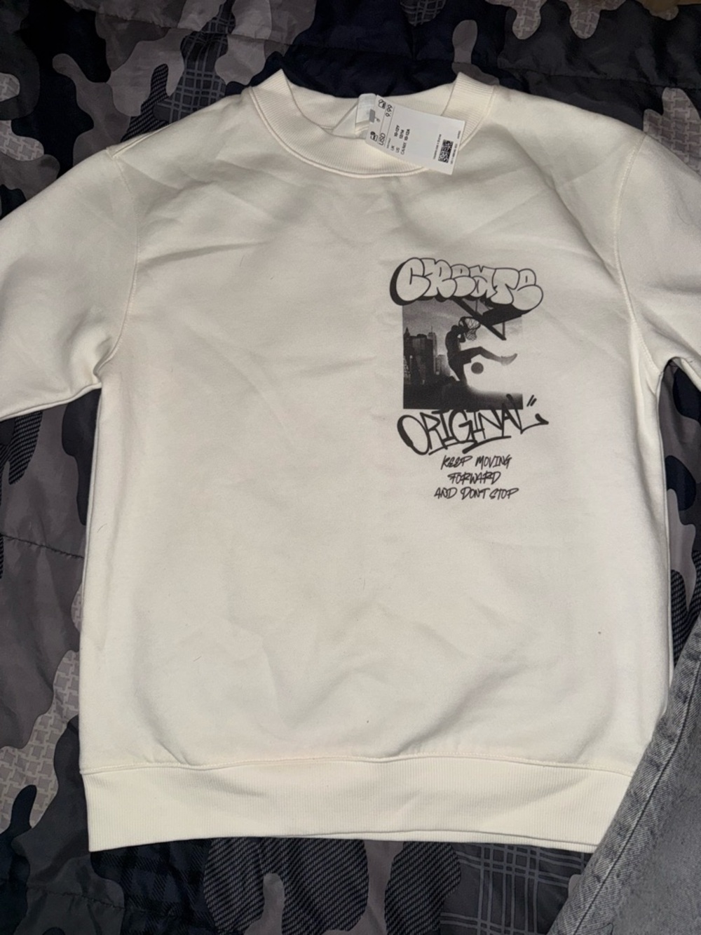 H&M White Sweatshirt with Black Graphic Print